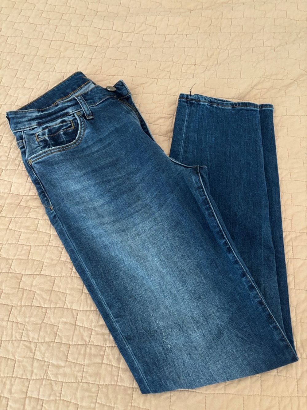 Kut from the Kloth Women's Mid Blue Straight Leg Jeans